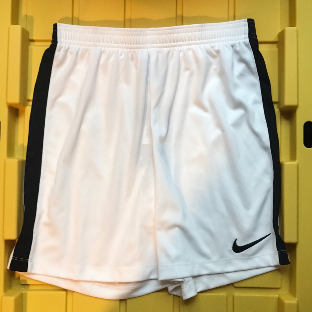 Nike- Youth Unisex Size Large Shorts